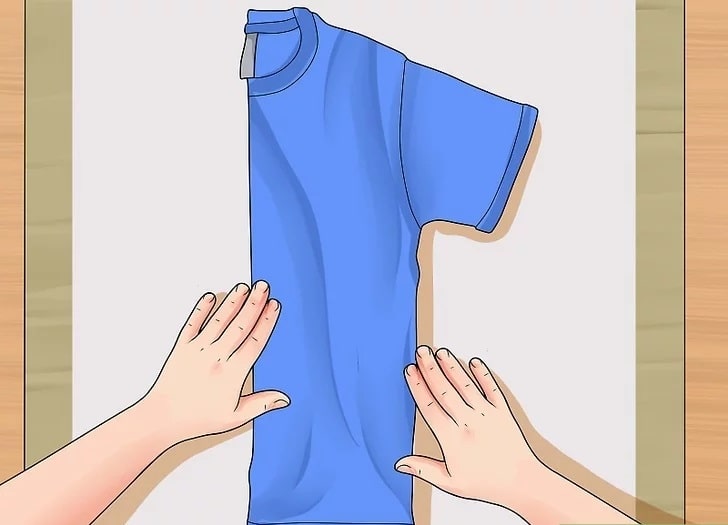 از وسط تا کردن تیشرت برای دوختن تیشرت مردانه